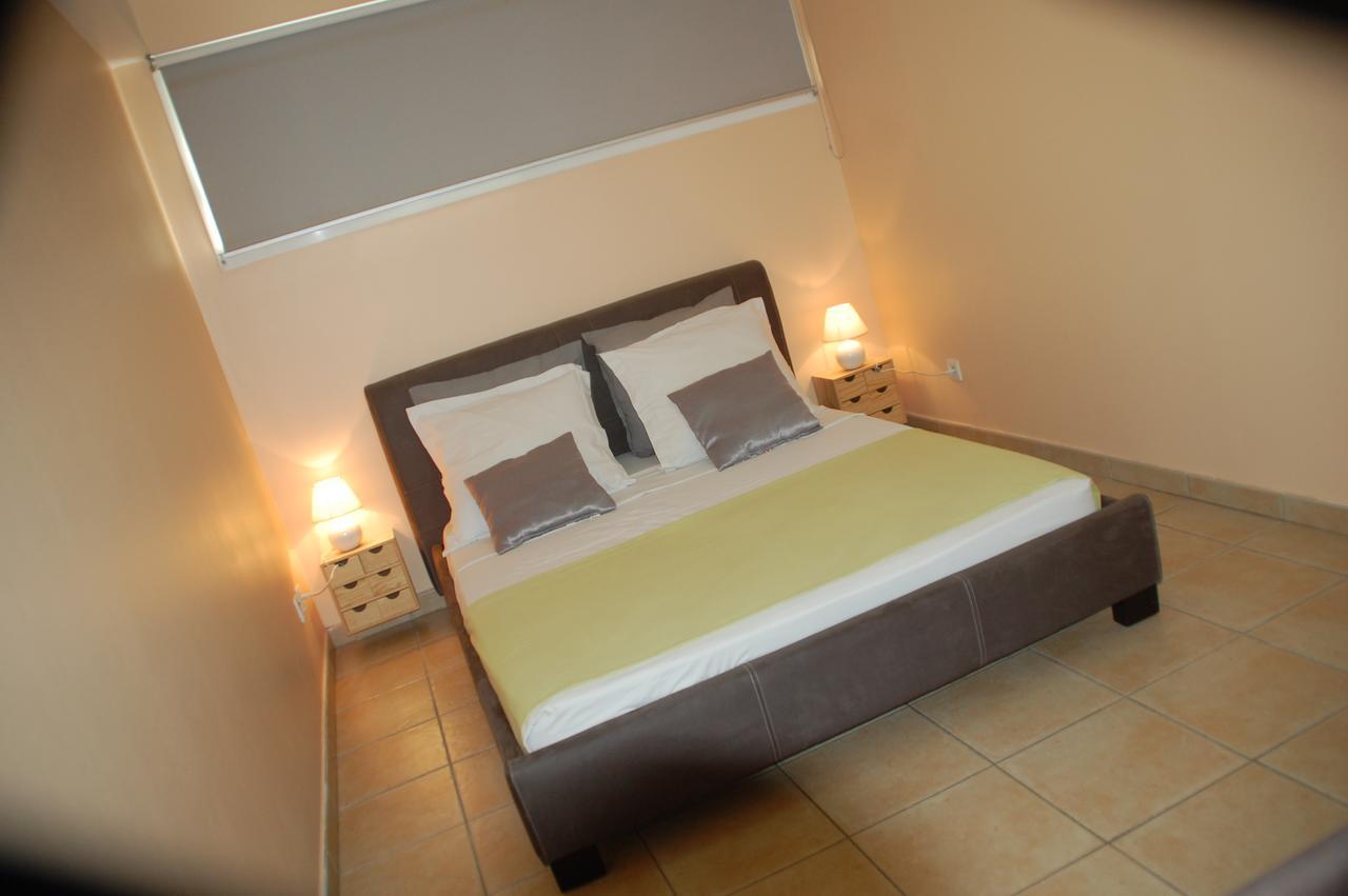 Appartement Meuble De Tourisme 圣皮埃尔 外观 照片